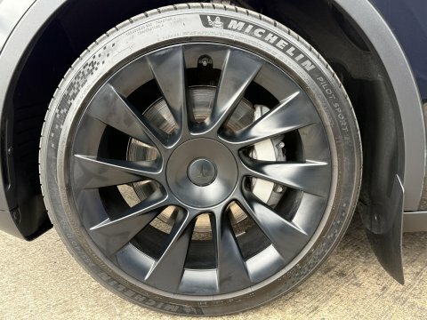 Tesla Model Y Long Range Awd White #13