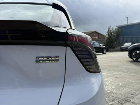 MG MG4 150Kw Trophy Ev Long Range 64Kwh Red #16