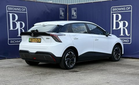 MG MG4 64Kwh Se Long White #4