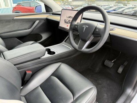 Tesla Model Y Dual Motor Long White #2