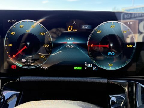 Mercedes-Benz EQA Amg Line Black #34
