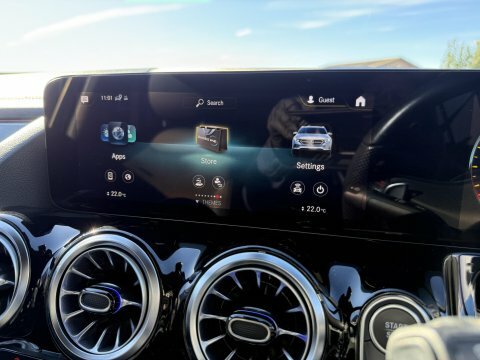 Mercedes-Benz EQA Amg Line Black #37