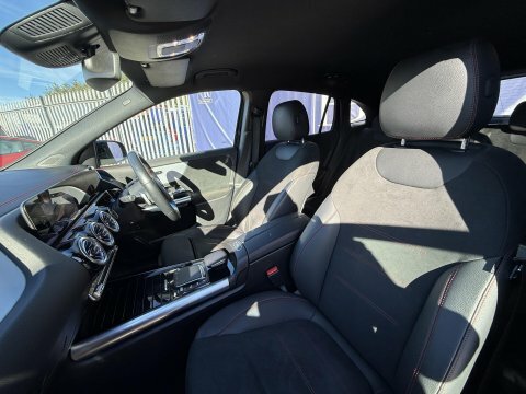 Mercedes-Benz EQA Amg Line Black #24
