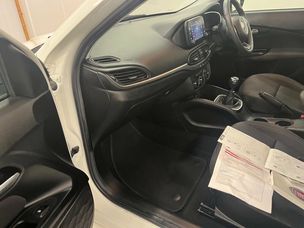Fiat Tipo 1.4 Easy White #26