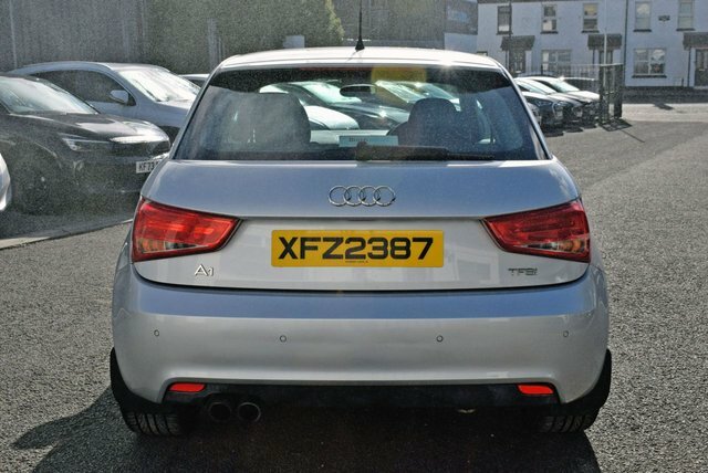 Audi A1 1.6 Tdi Se Euro 5 Ss Black #8