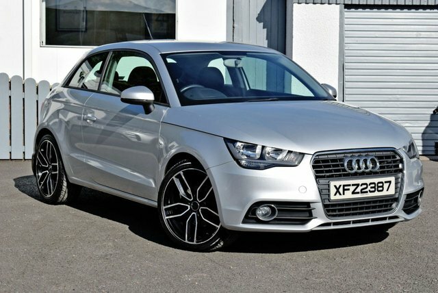Audi A1 1.6 Tdi Se Euro 5 Ss Black #2