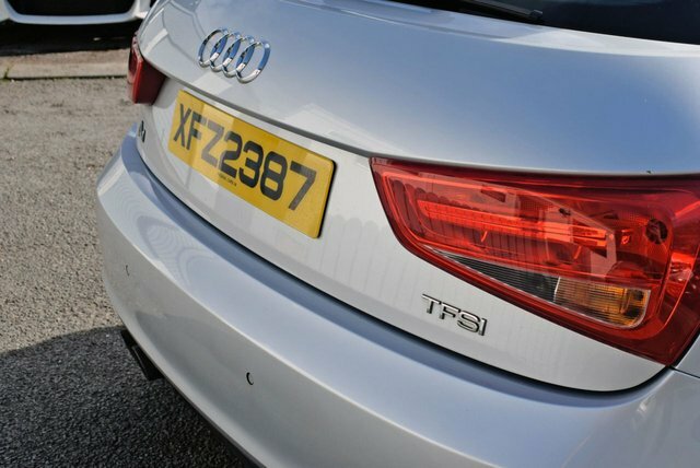 Audi A1 1.6 Tdi Se Euro 5 Ss Black #15