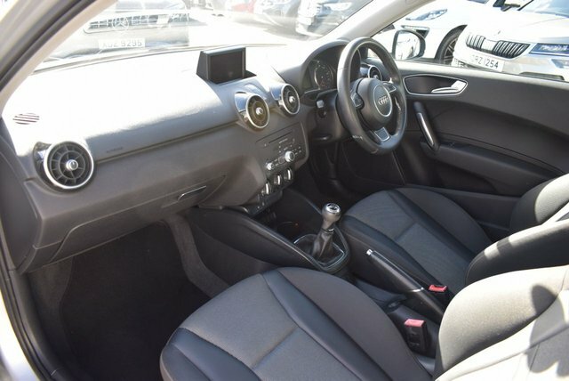Audi A1 1.6 Tdi Se Euro 5 Ss Black #22