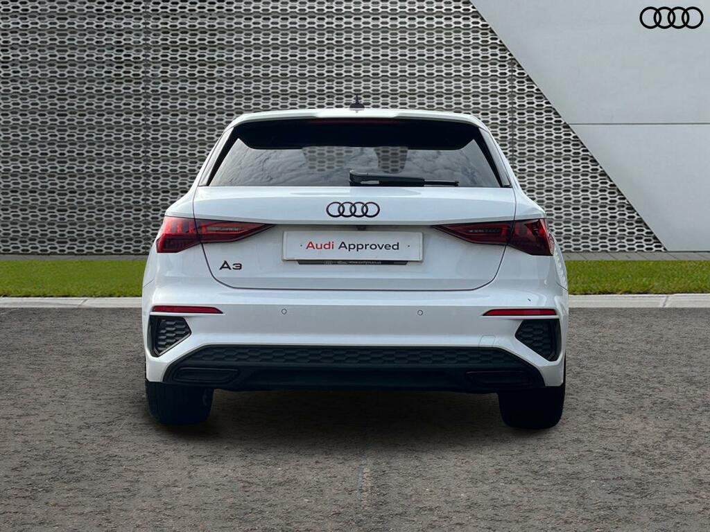 Audi A3 1.5 Tfsi 35 Black Edition Sportback S Tronic Euro White #4