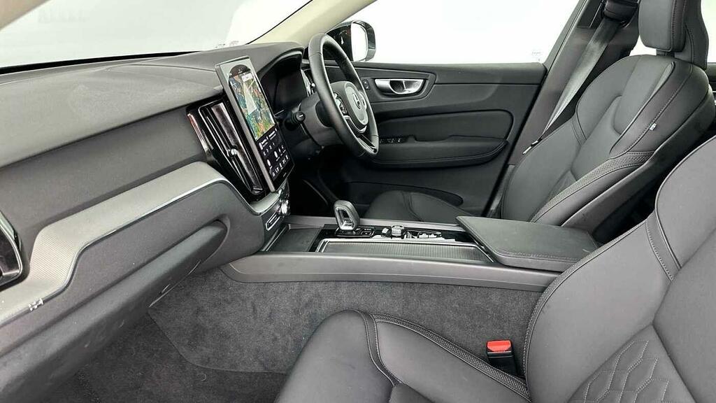 Volvo XC60 2.0 B5 Mhev Core Suv Hybrid Awd Eu Black #6