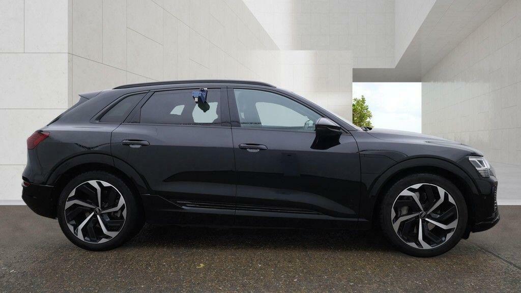Audi Q8 e tron Black Edition 55 E-tron Quattro 30000 Kw Black #5