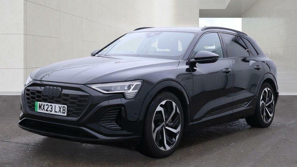 Audi Q8 e tron Black Edition 55 E-tron Quattro 30000 Kw Black #2