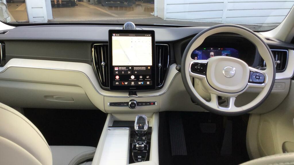 Volvo XC60 Ultra T8 Awd Plug-in Hybrid Dark Black #5