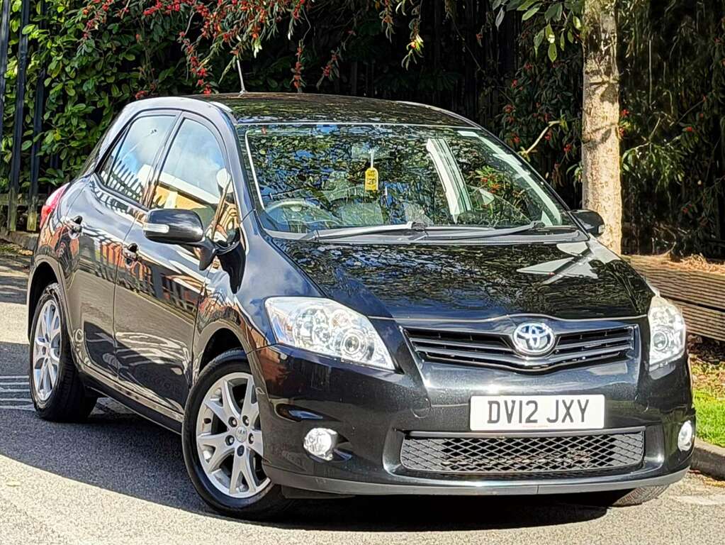 Toyota Auris 1.6 V-matic Colour Collection Hatchback Black #2
