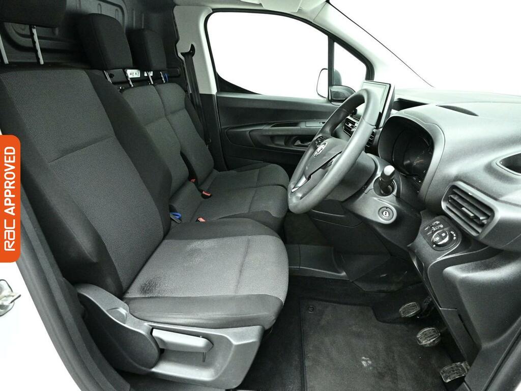 Vauxhall Combo 1.5 Turbo D 2300 Sportive Panel Van Man White #2