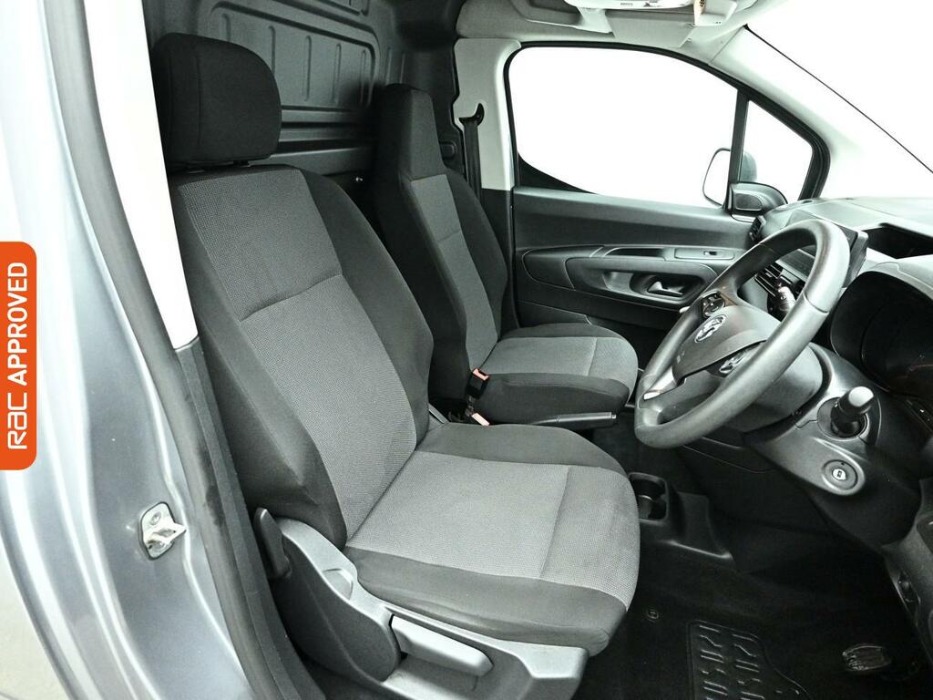 Vauxhall Combo 1.5 Turbo D 2000 Dynamic Panel Van Manu WM22HUO Grey #2