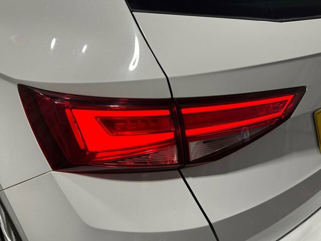 Seat Ateca Ecotsi Xcellence Suv White #6