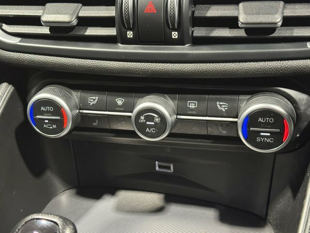 Alfa Romeo Giulia 2.2 Jtdm-2 180 Speciale Red #19