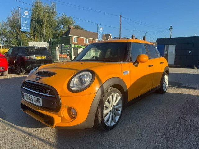 Mini Hatch 1.5 5-Door Hatch Cooper D 2016 Black #2