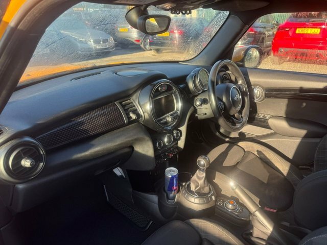 Mini Hatch 1.5 5-Door Hatch Cooper D 2016 Black #5