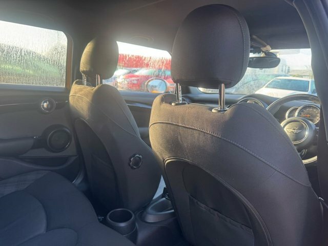 Mini Hatch 1.5 5-Door Hatch Cooper D 2016 Black #6