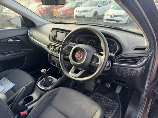 Fiat Tipo Multijetii Easy Plus Estate Brown #5