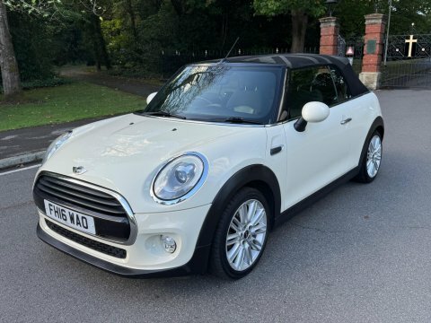 Mini Convertible 2.0 John Cooper Works Chili Pack White #34