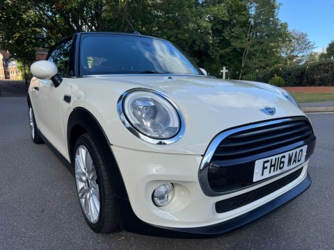 Mini Convertible 2.0 John Cooper Works Chili Pack White #48