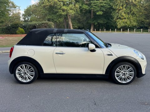 Mini Convertible 2.0 John Cooper Works Chili Pack White #44