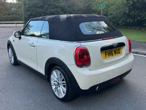 Mini Convertible 2.0 John Cooper Works Chili Pack White #39
