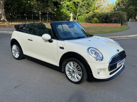 Mini Convertible 2.0 John Cooper Works Chili Pack White #21