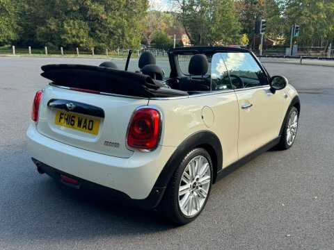 Mini Convertible 2.0 John Cooper Works Chili Pack White #16