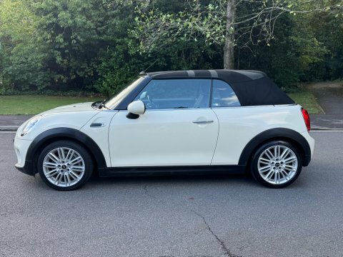 Mini Convertible 2.0 John Cooper Works Chili Pack White #37
