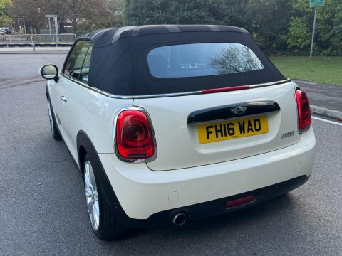 Mini Convertible 2.0 John Cooper Works Chili Pack White #40