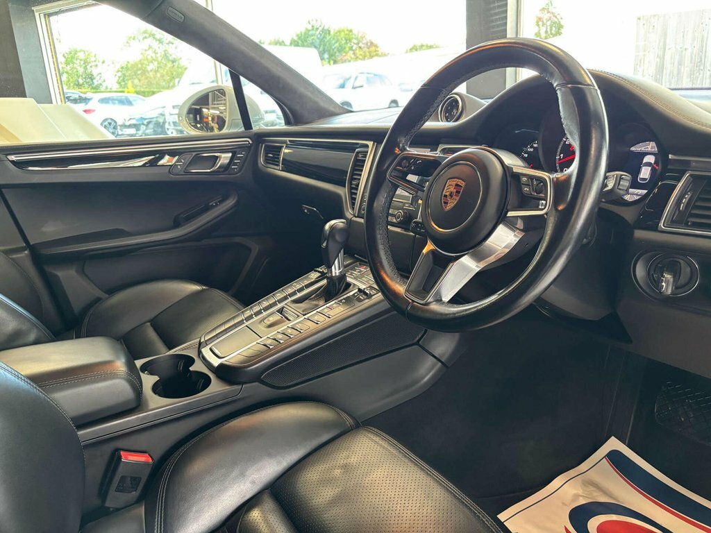 Porsche Macan 3.6L Turbo White #2