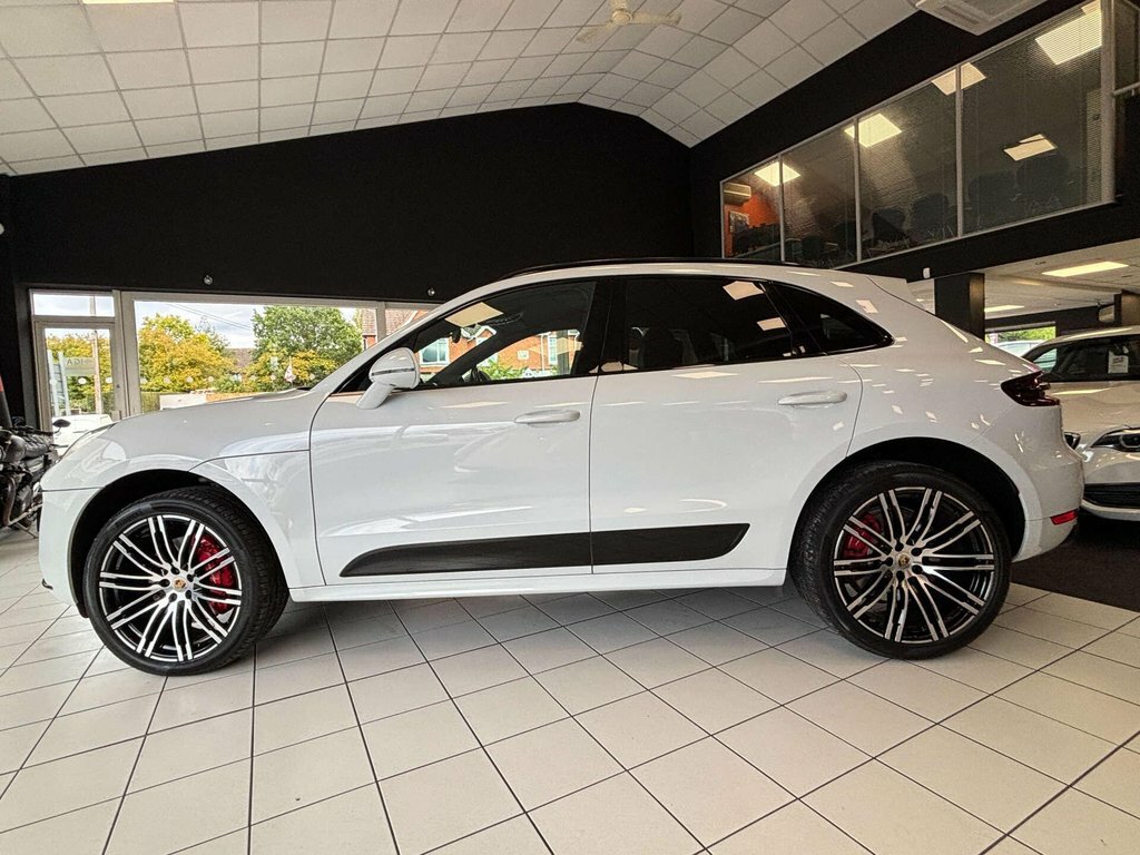 Porsche Macan 3.6L Turbo White #6