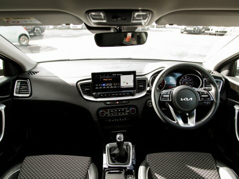 Kia Ceed Estate White #3