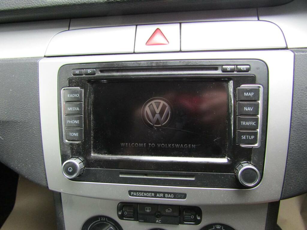 Volkswagen Passat 2008 Estate Silver #12