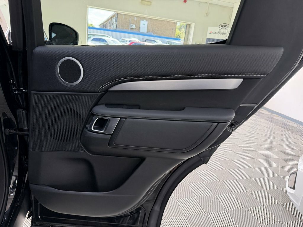 Land Rover Discovery 3.0 D250 R-dynamic S Blue #19