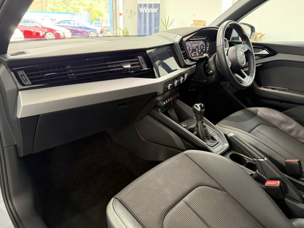 Audi A1 1L Sport White #25