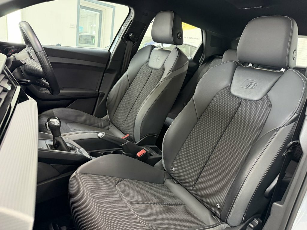 Audi A1 1L Sport White #23