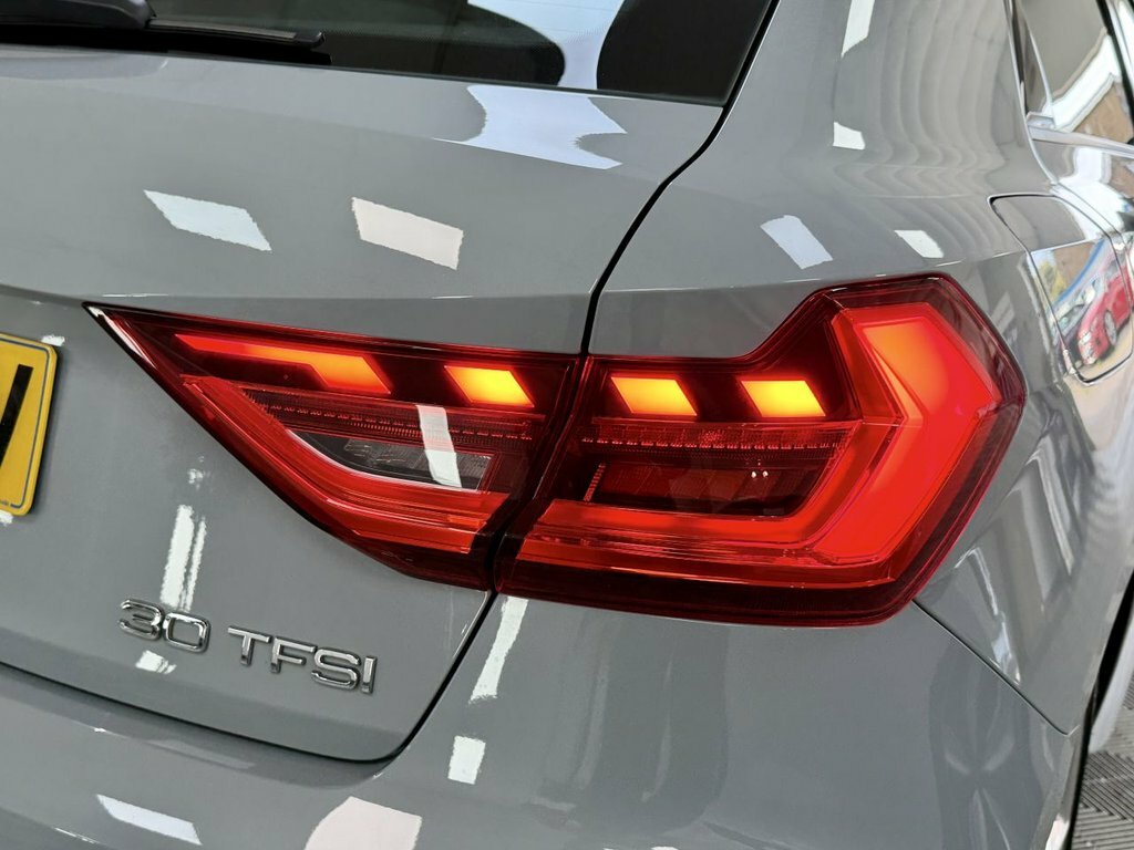 Audi A1 1L Sport White #10