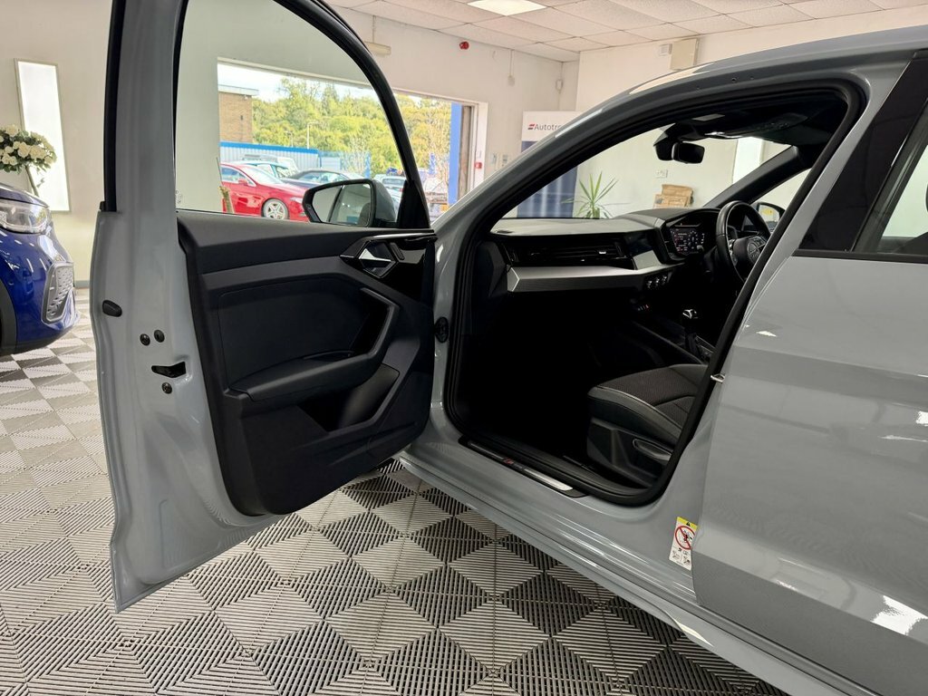 Audi A1 1L Sport White #20