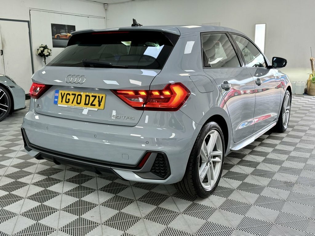 Audi A1 1L Sport White #9