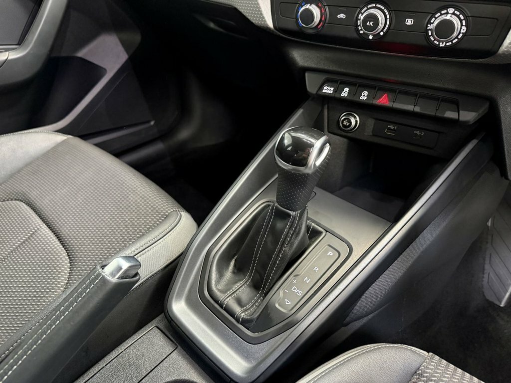 Audi A1 1L Sport White #28