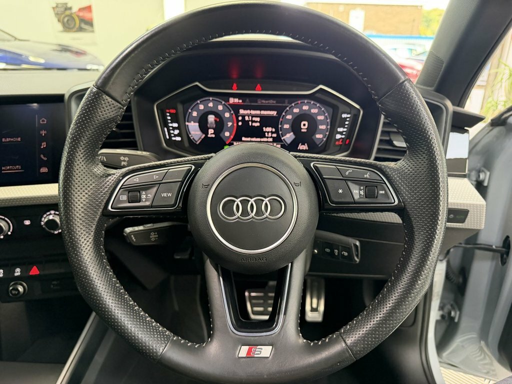 Audi A1 1L Sport White #29