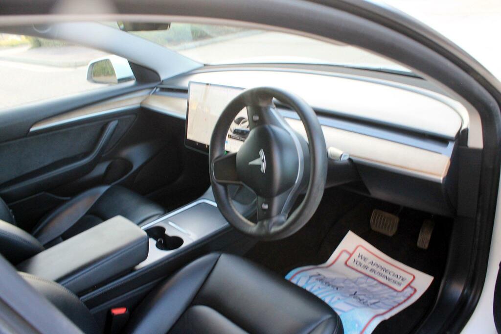 Tesla Model 3 Saloon Blue #12