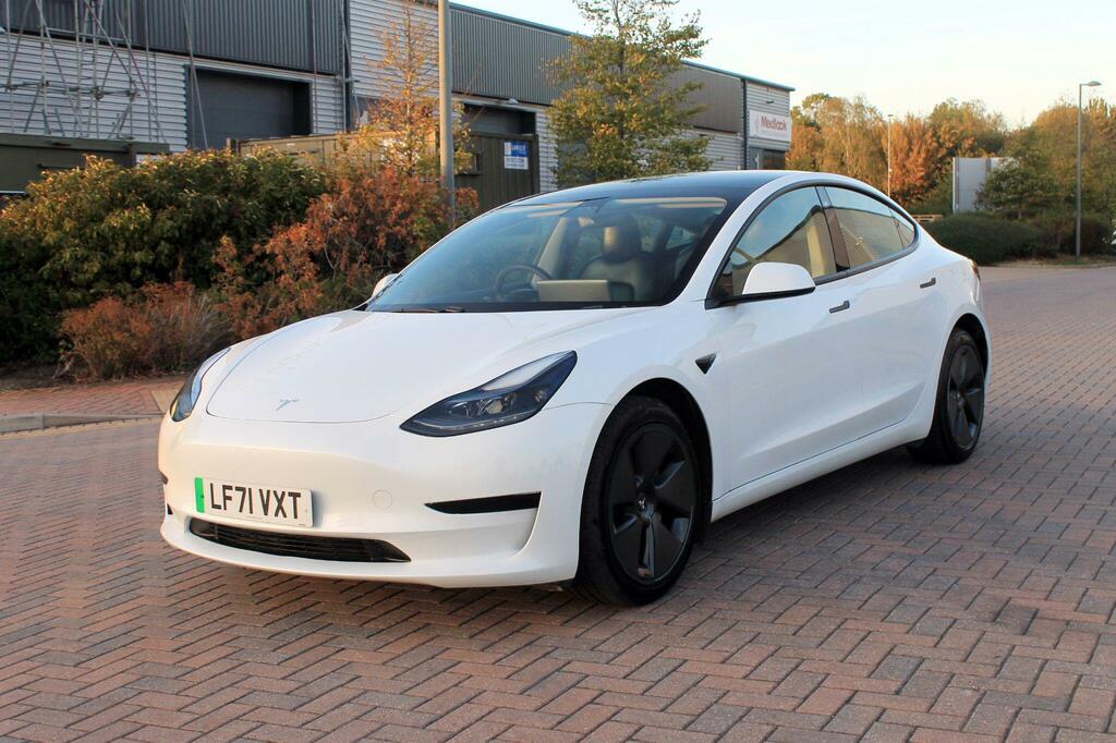 Tesla Model 3 Saloon Blue #33