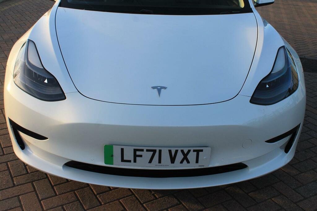 Tesla Model 3 Saloon Blue #28