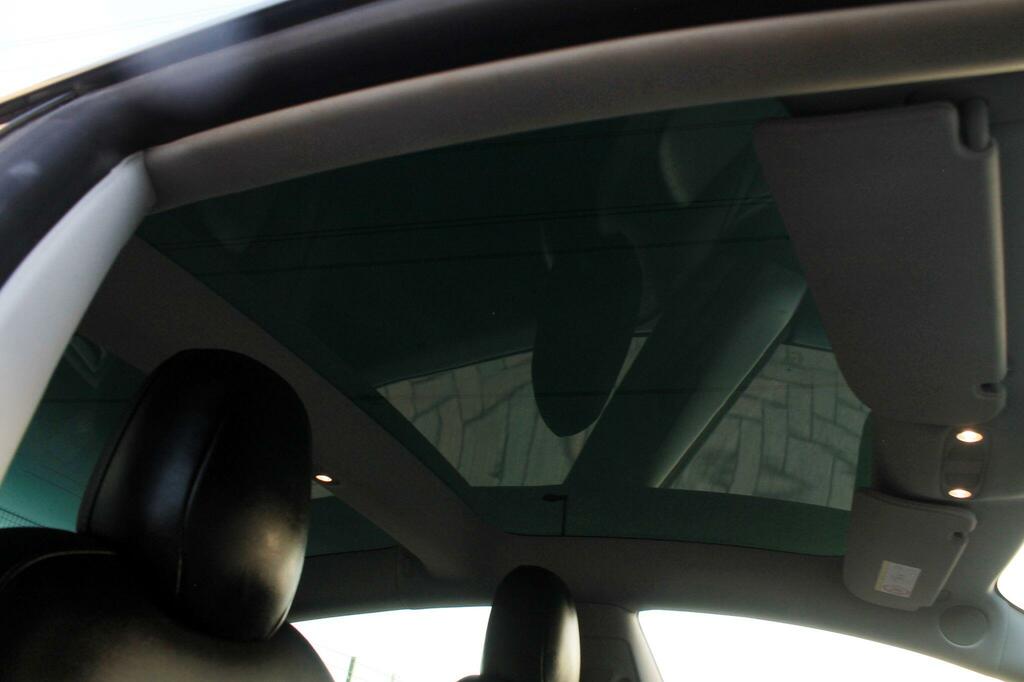 Tesla Model 3 Saloon Blue #24